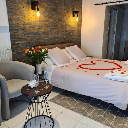 モンパジエ Au Bonheur Des Ruelles Bed & Breakfast エクステリア 写真