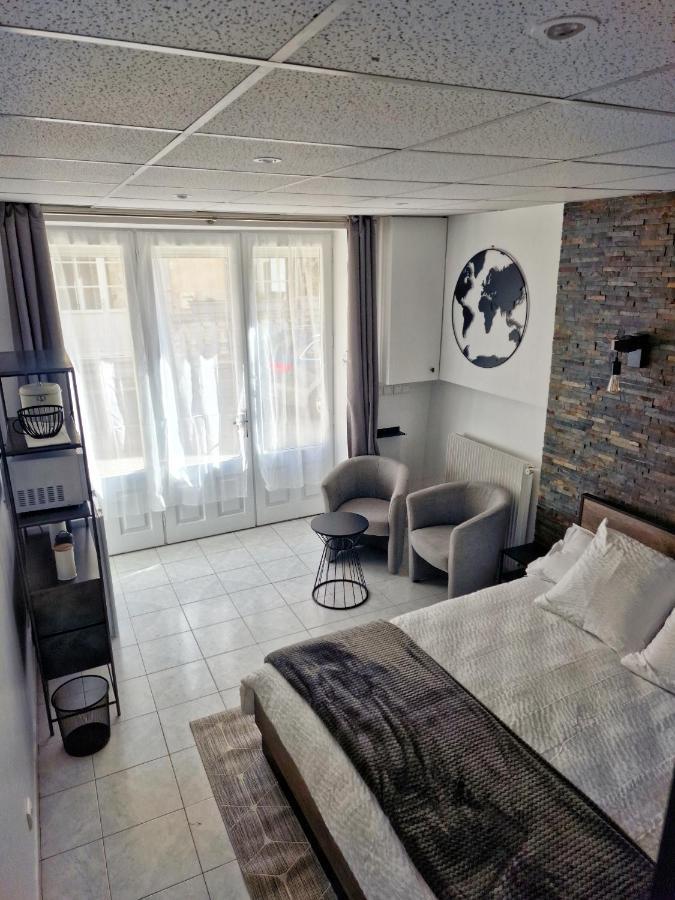 モンパジエ Au Bonheur Des Ruelles Bed & Breakfast エクステリア 写真