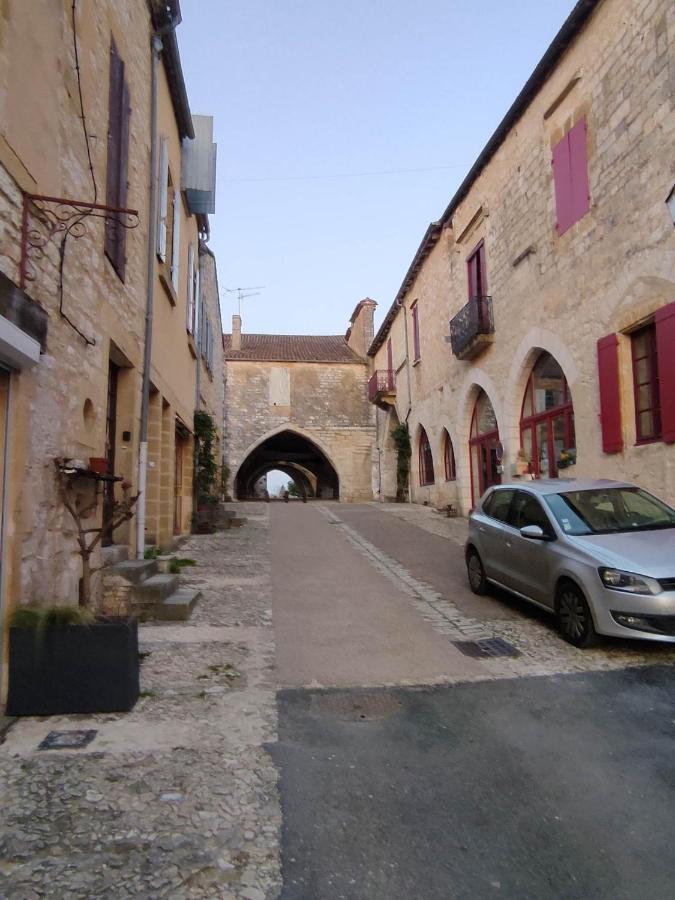 モンパジエ Au Bonheur Des Ruelles Bed & Breakfast エクステリア 写真