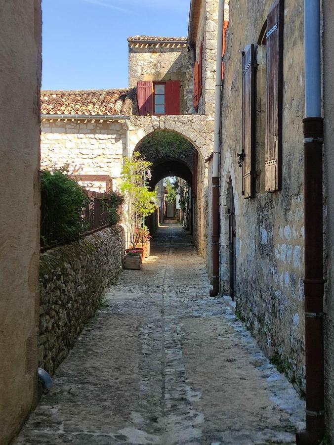 モンパジエ Au Bonheur Des Ruelles Bed & Breakfast エクステリア 写真