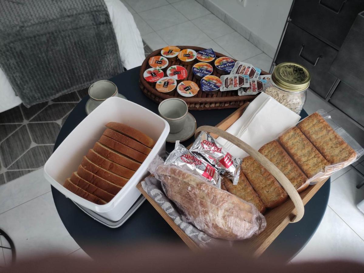 モンパジエ Au Bonheur Des Ruelles Bed & Breakfast エクステリア 写真